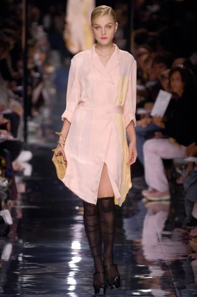 Look 15